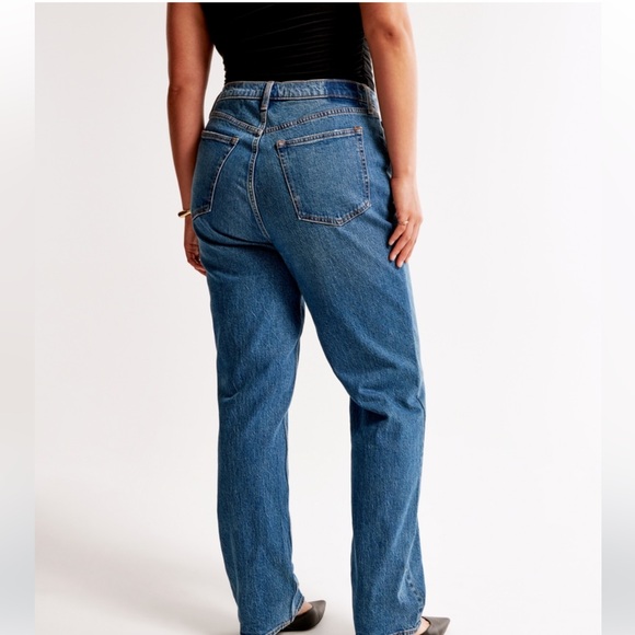 Abercrombie & Fitch Denim - Women’s ABERCROMBIE & FITCH Curve Love 90s straight ultra high rise jean- 26/2R